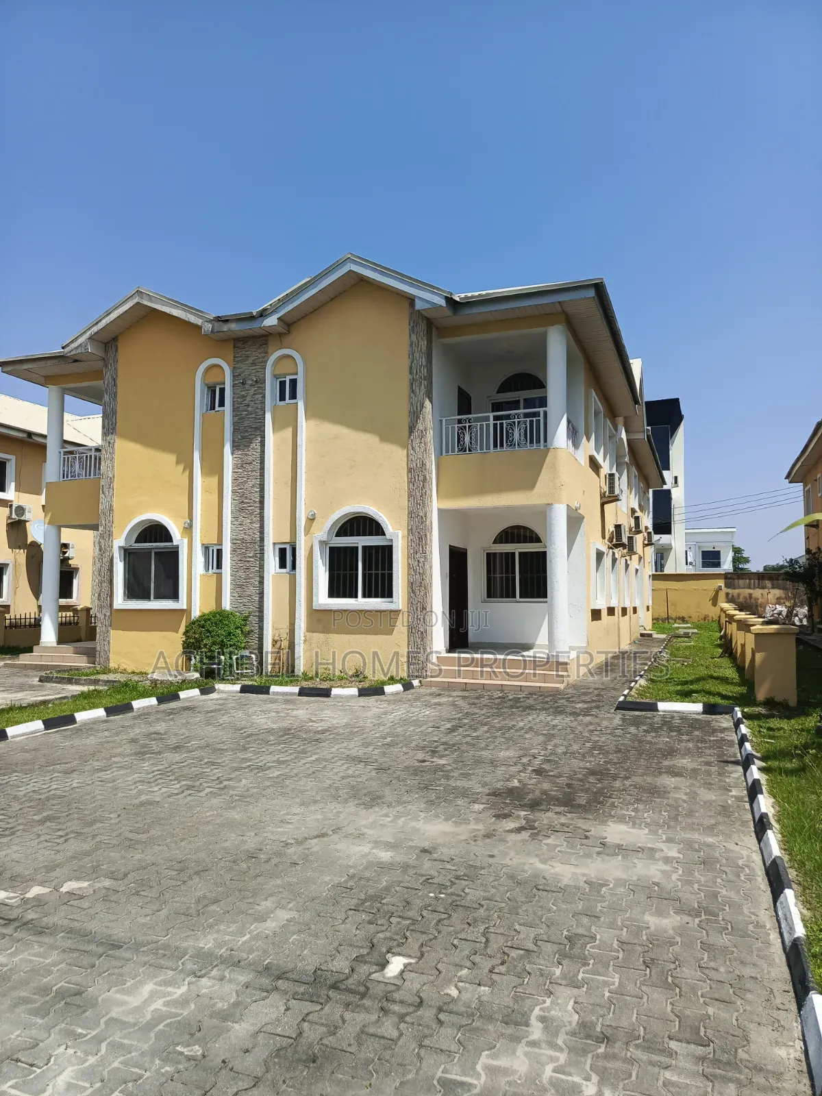 4bdrm Duplex in Abraham Adesanya, Lekki Phase 2 for rent