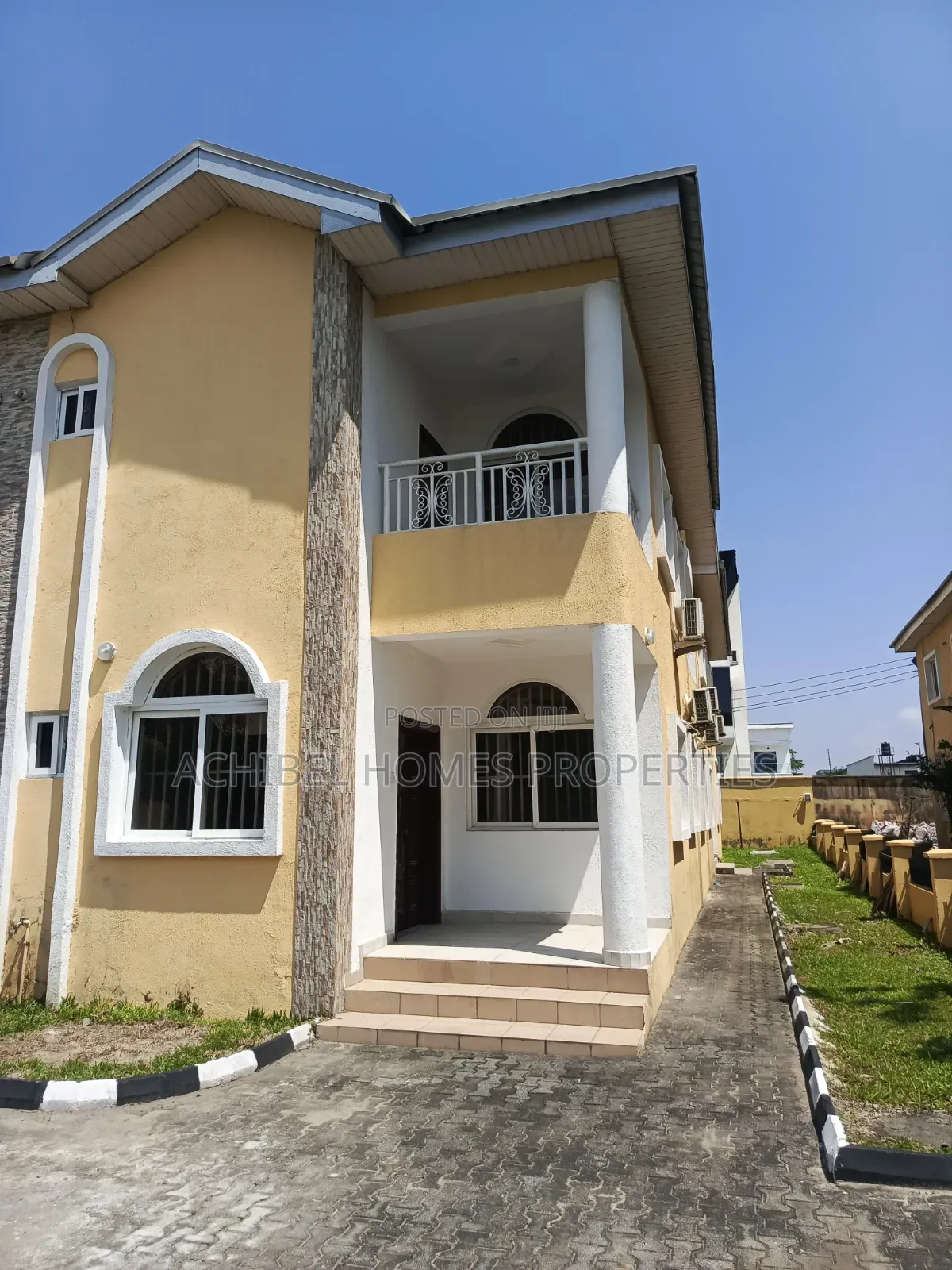 4bdrm Duplex in Abraham Adesanya, Lekki Phase 2 for rent