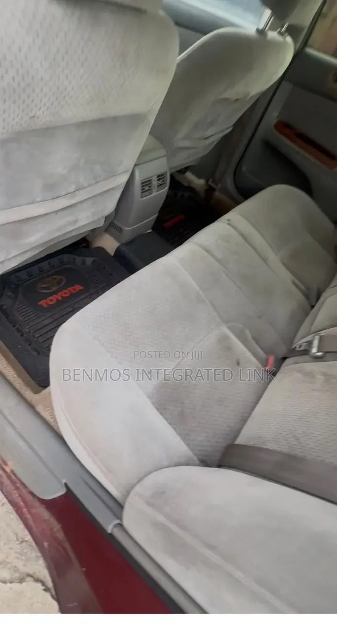 Toyota Camry XLE 4dr Sedan (2.4L 4cyl 4A) 2004 Red
