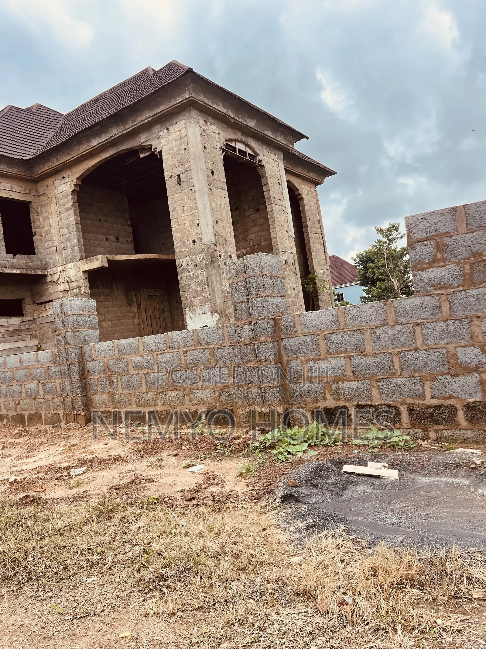 5bdrm Duplex in Galadimawa for sale