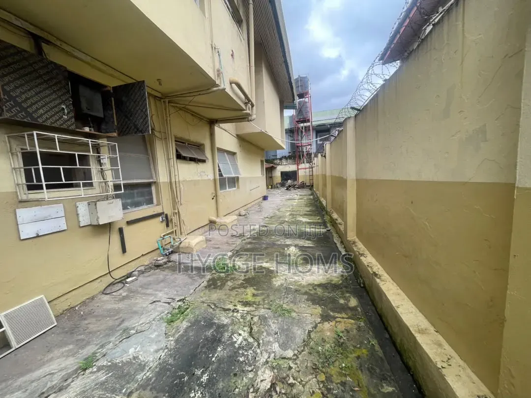4bdrm House in Alausa Ikeja for rent