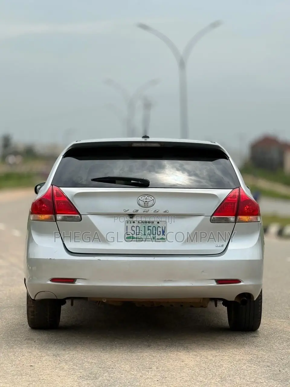 Toyota Venza LE 2011 Silver