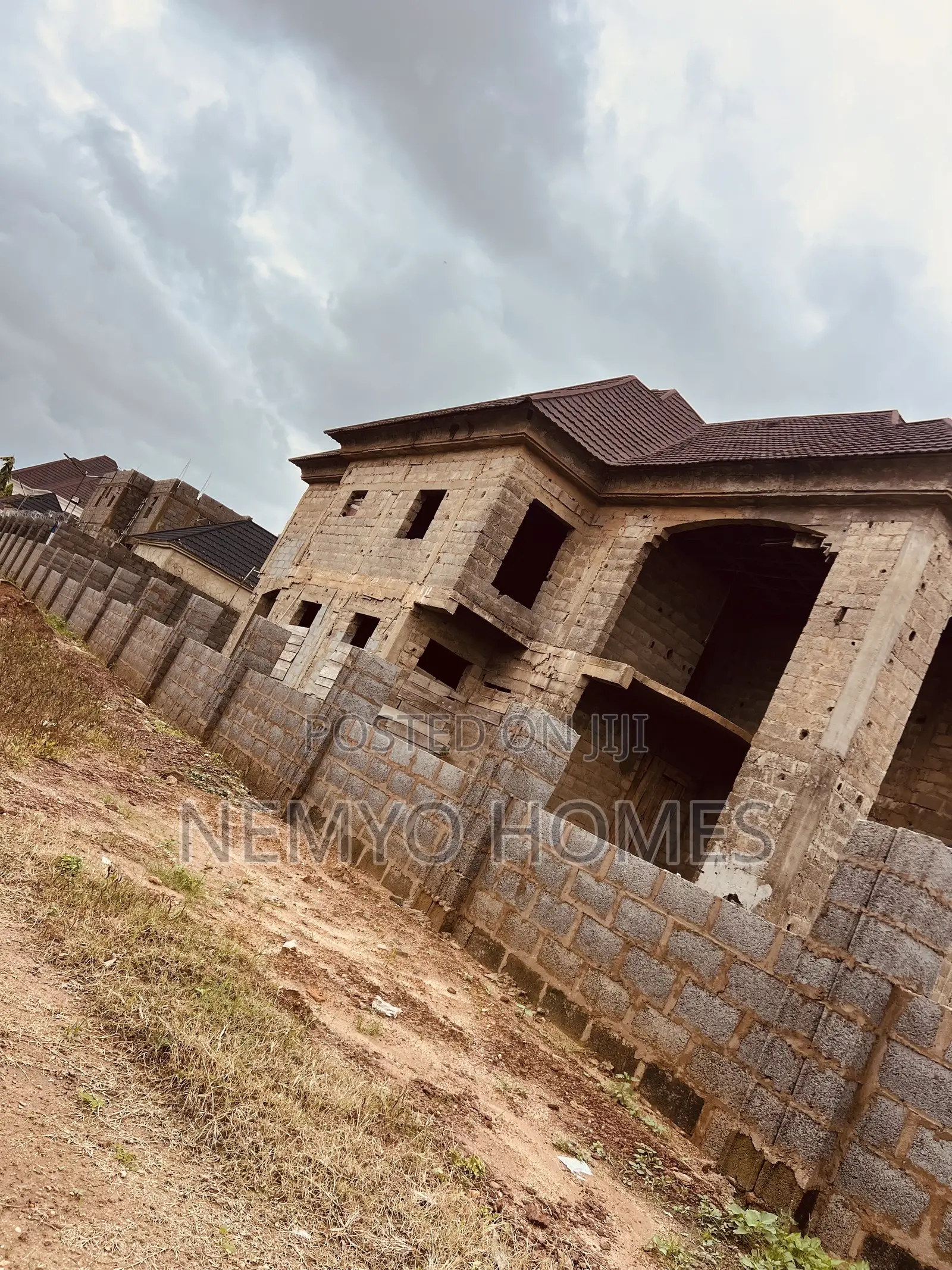 5bdrm Duplex in Galadimawa for sale