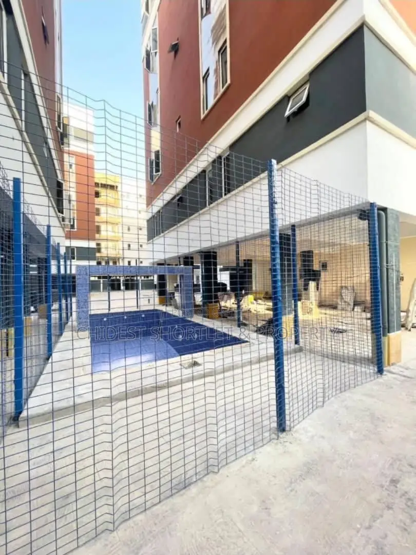 2bdrm Block of Flats in Freedom Way, Lekki Phase 1 for sale