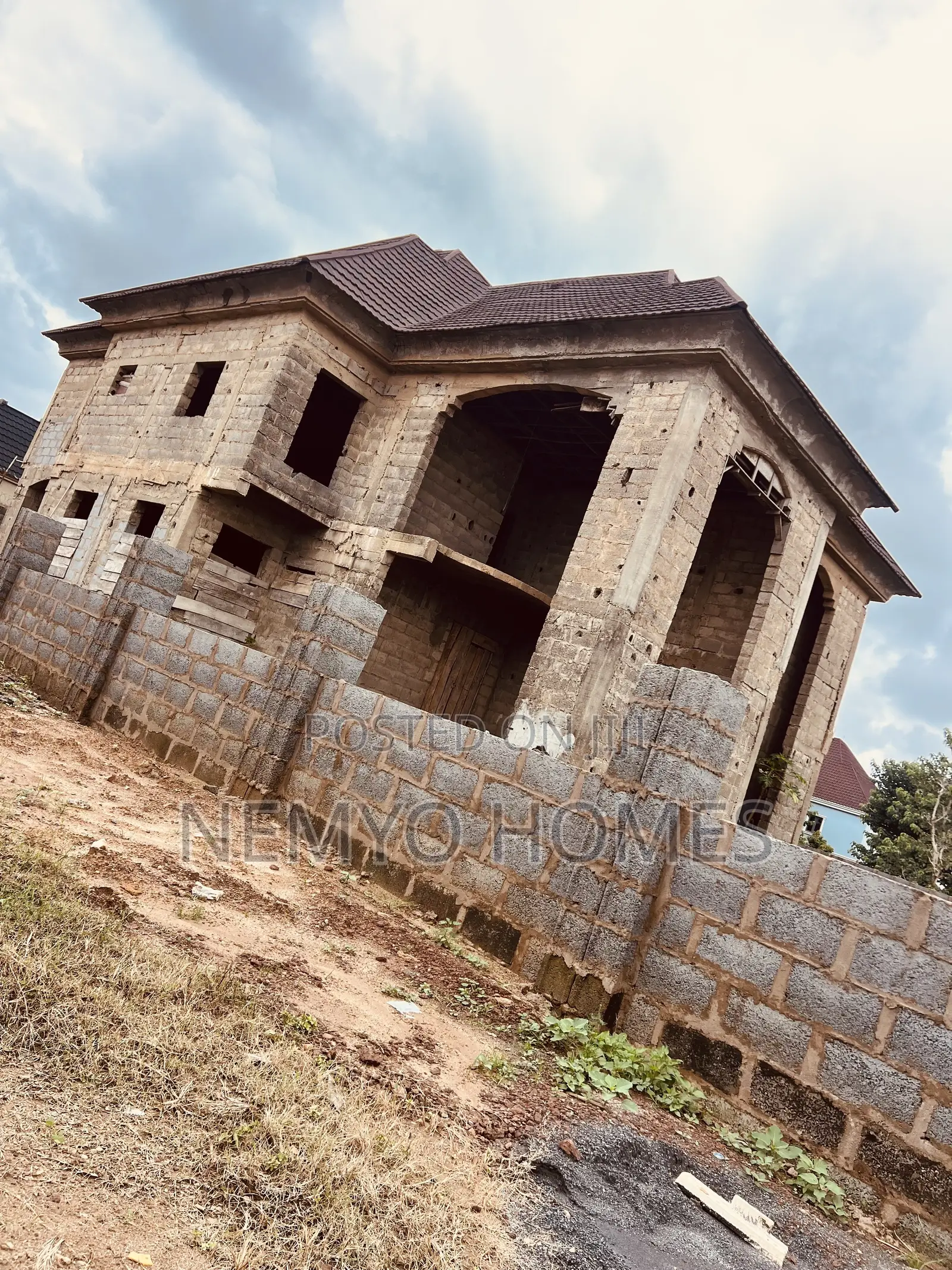 5bdrm Duplex in Galadimawa for sale