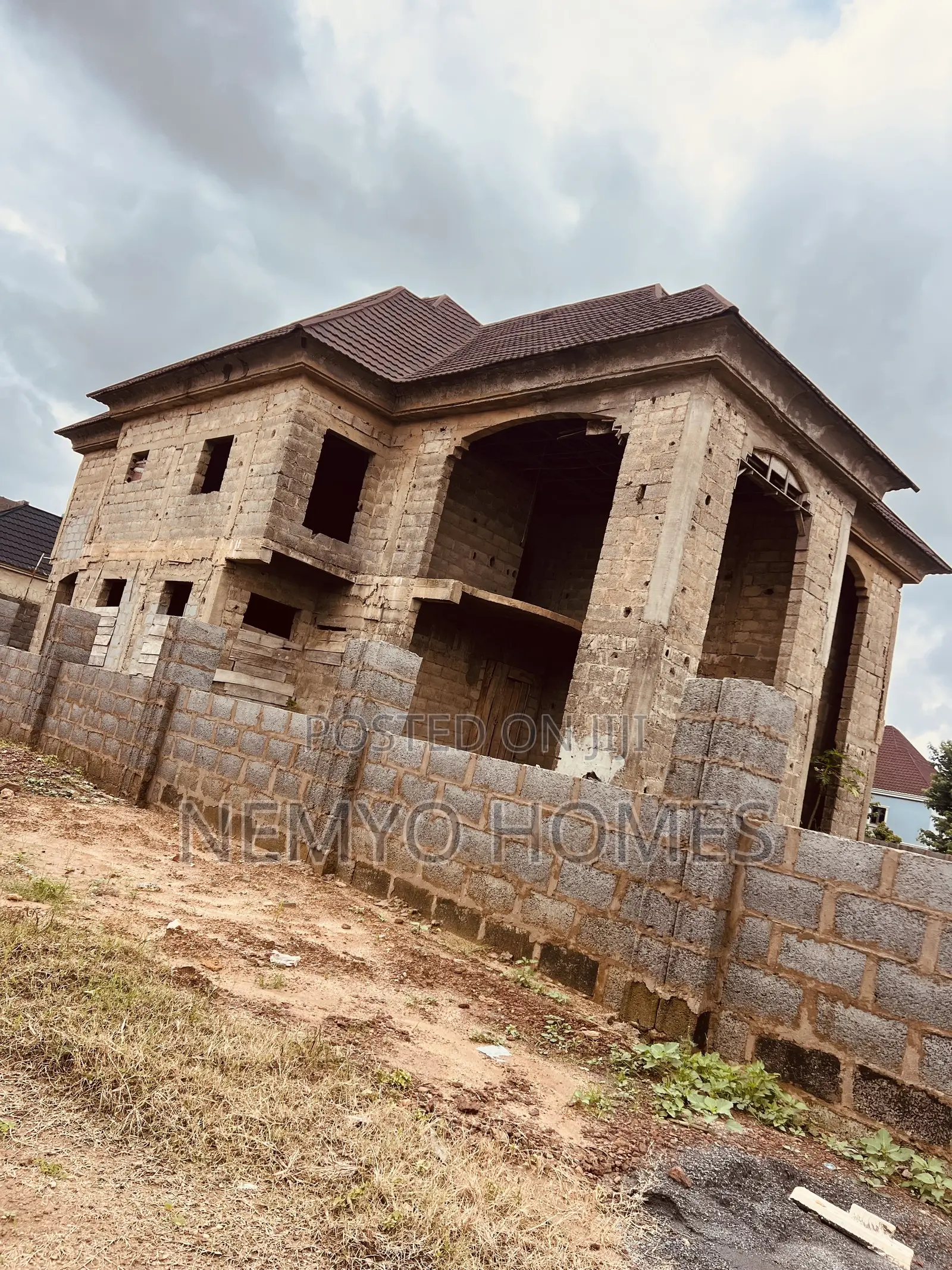 5bdrm Duplex in Galadimawa for sale