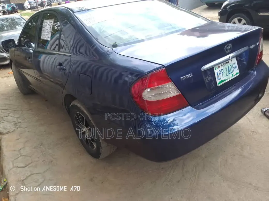 Toyota Camry 2004 Blue