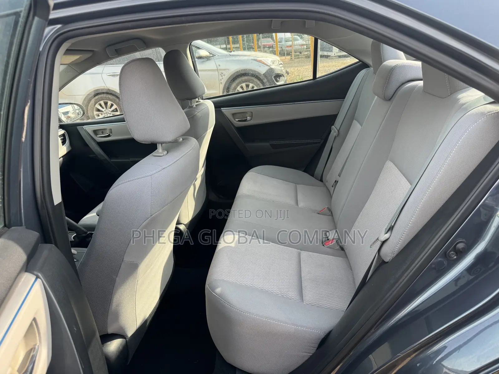 Toyota Corolla LE 4dr Sedan (1.8L 4cyl CVT) 2014 Gray
