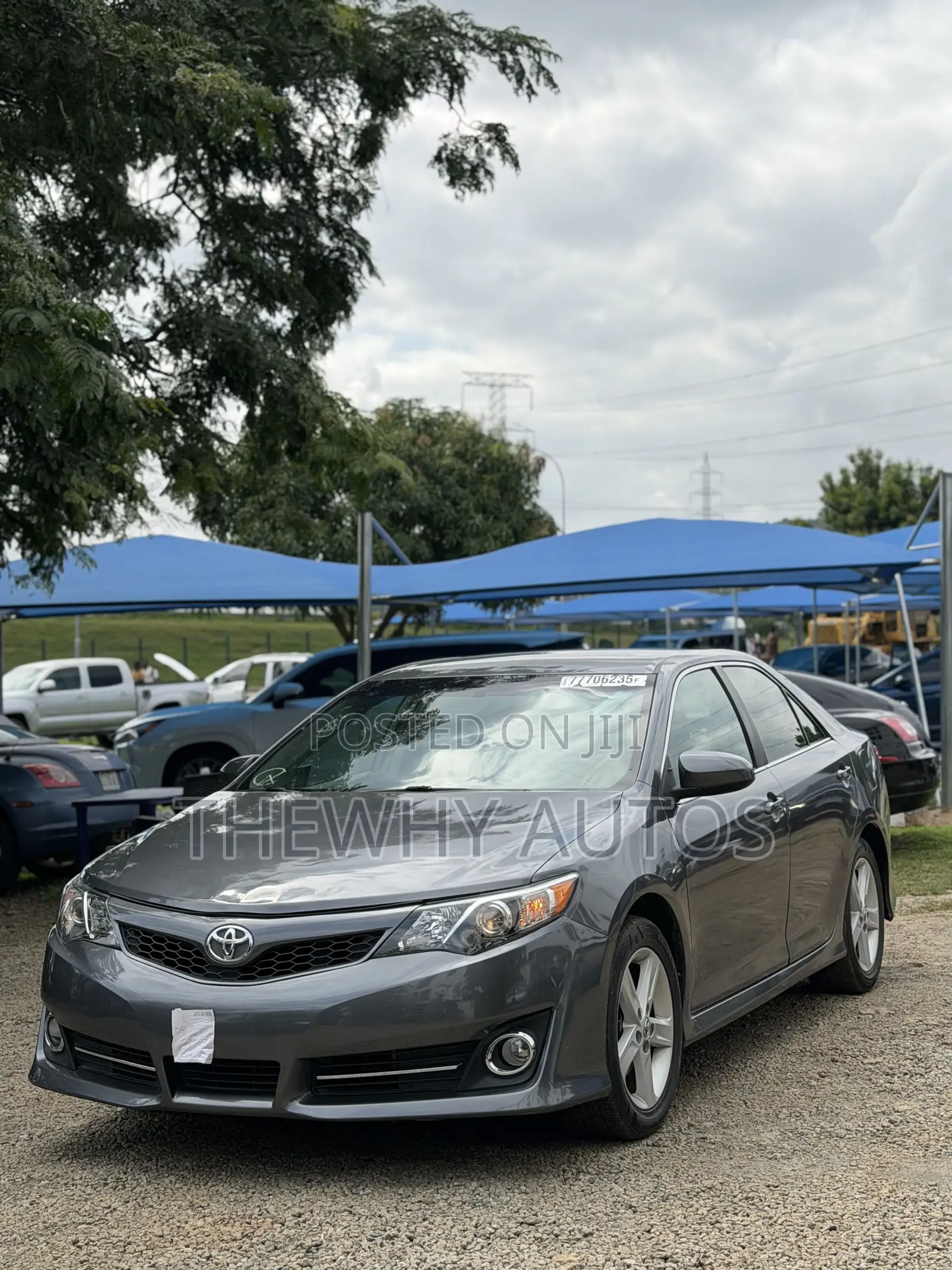 Toyota Camry SE 4dr Sedan w/Prod. End 11/13 (2.5L 4cyl 6A) 2014 Gray