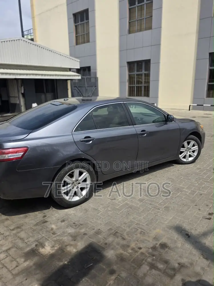 Toyota Camry 2010 Gray
