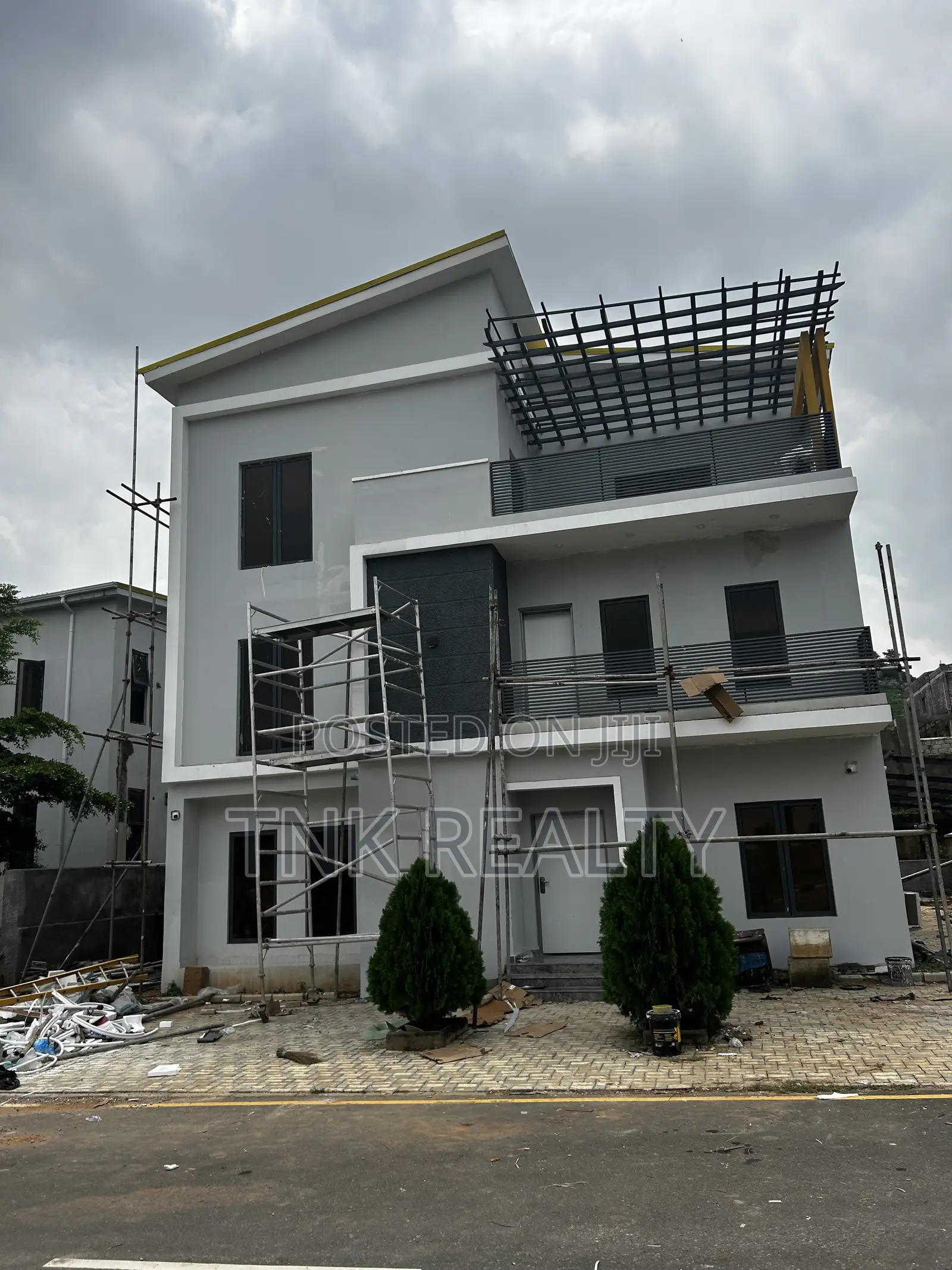 5bdrm Duplex in Katampe for sale