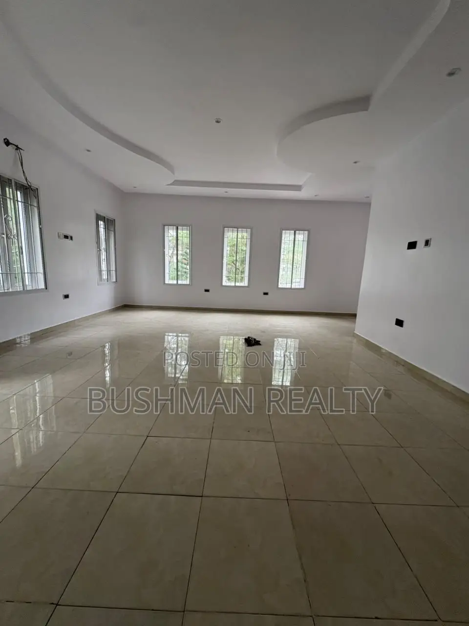 5bdrm Duplex in Ikota for rent