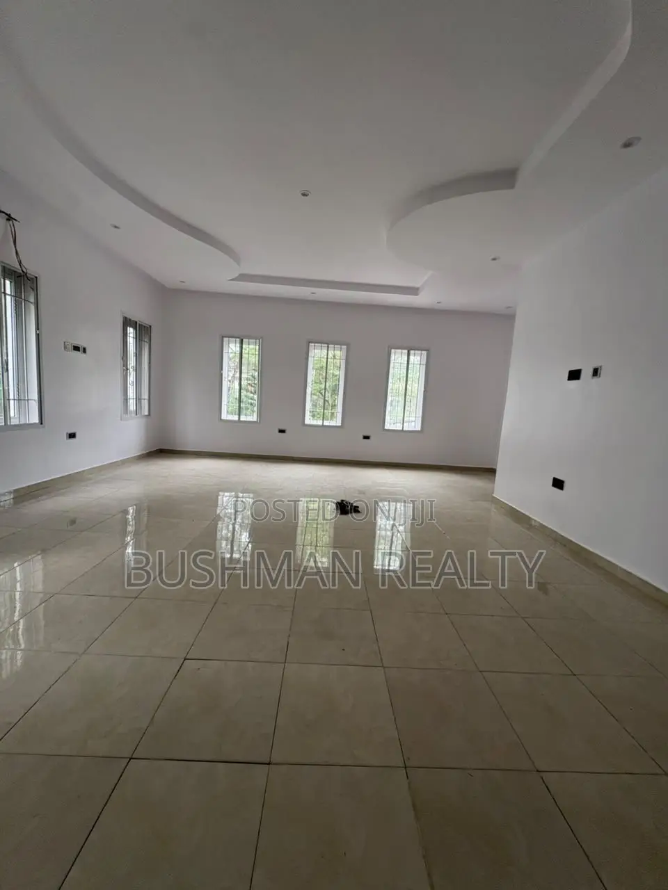 5bdrm Duplex in Ikota for rent