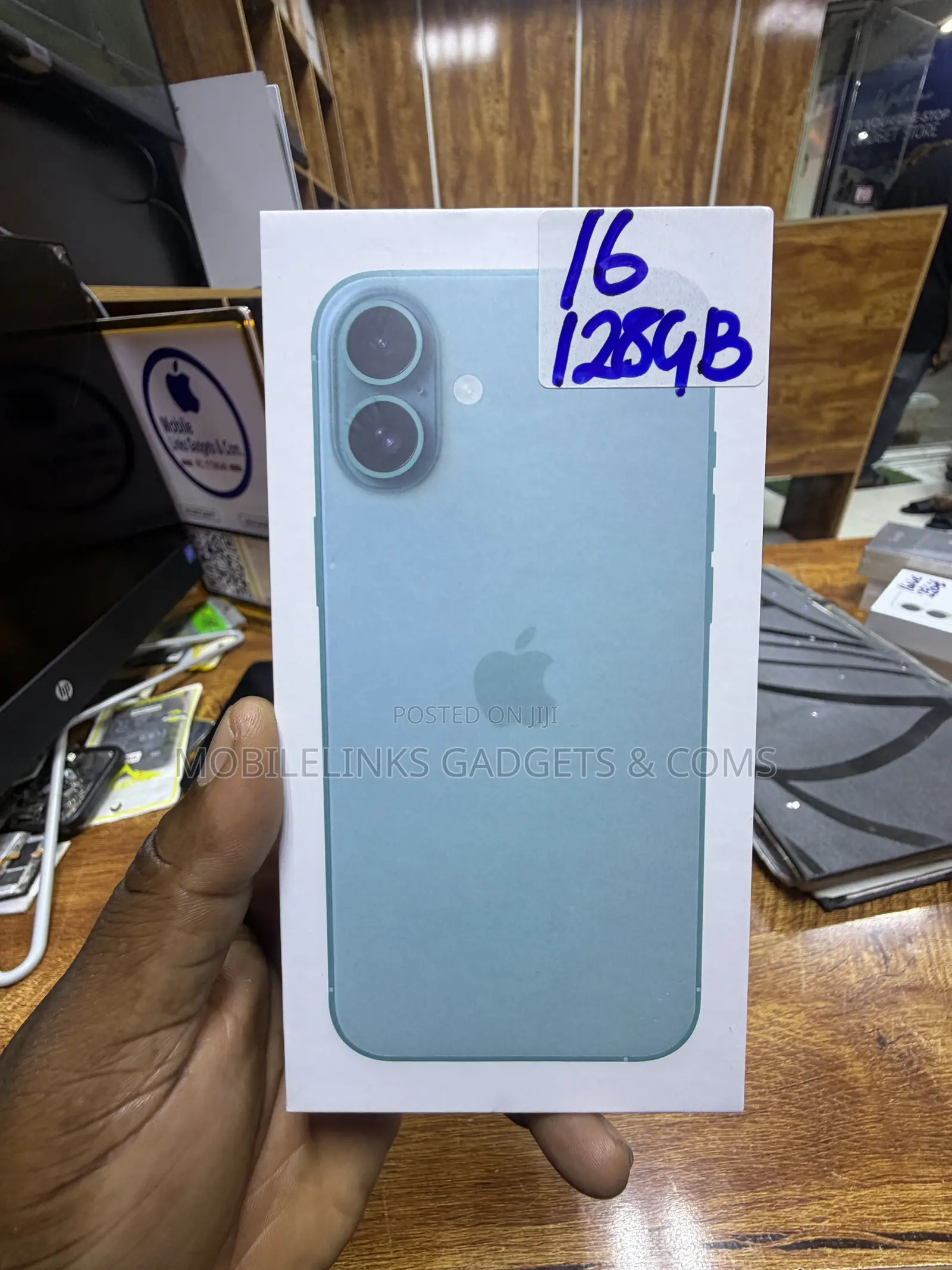 New Apple iPhone 16 128 GB Green