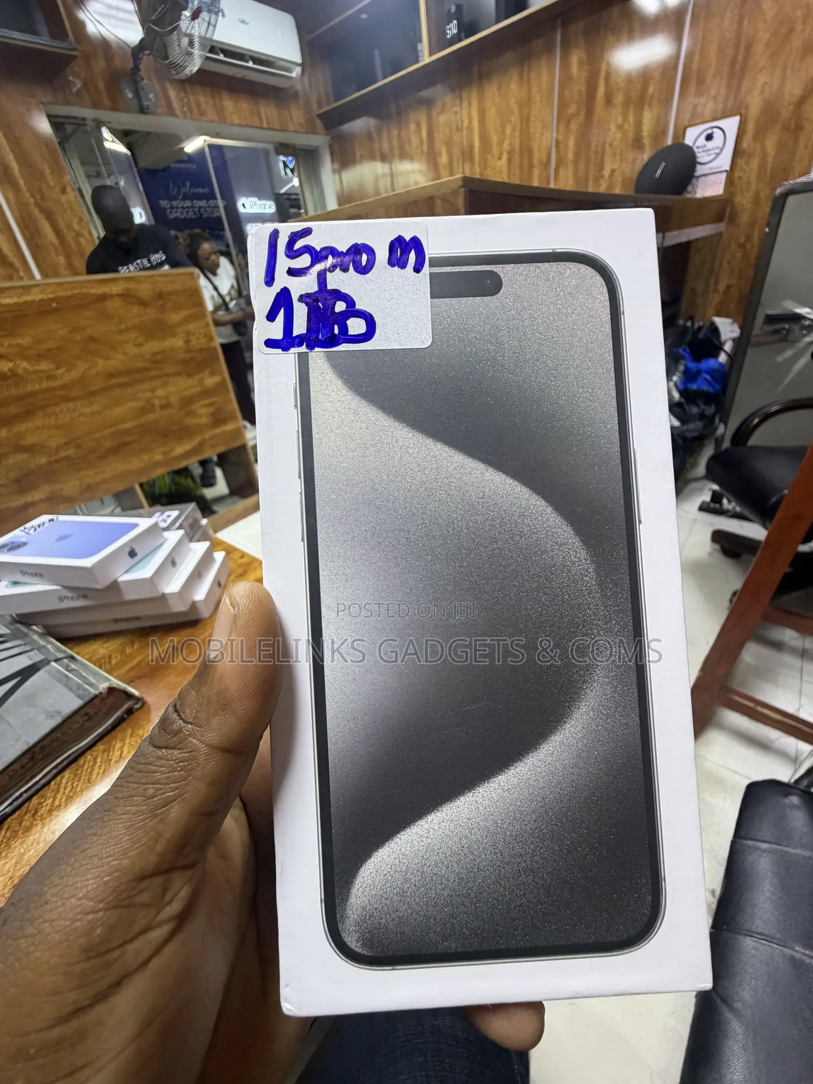 New Apple iPhone 15 Pro Max 1 TB Black