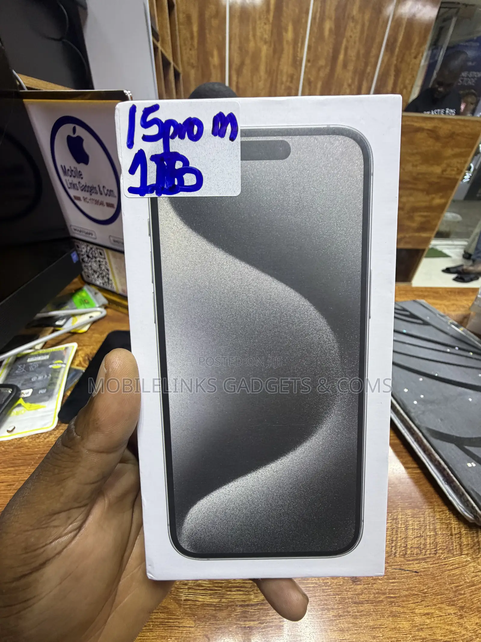 New Apple iPhone 15 Pro Max 1 TB Black
