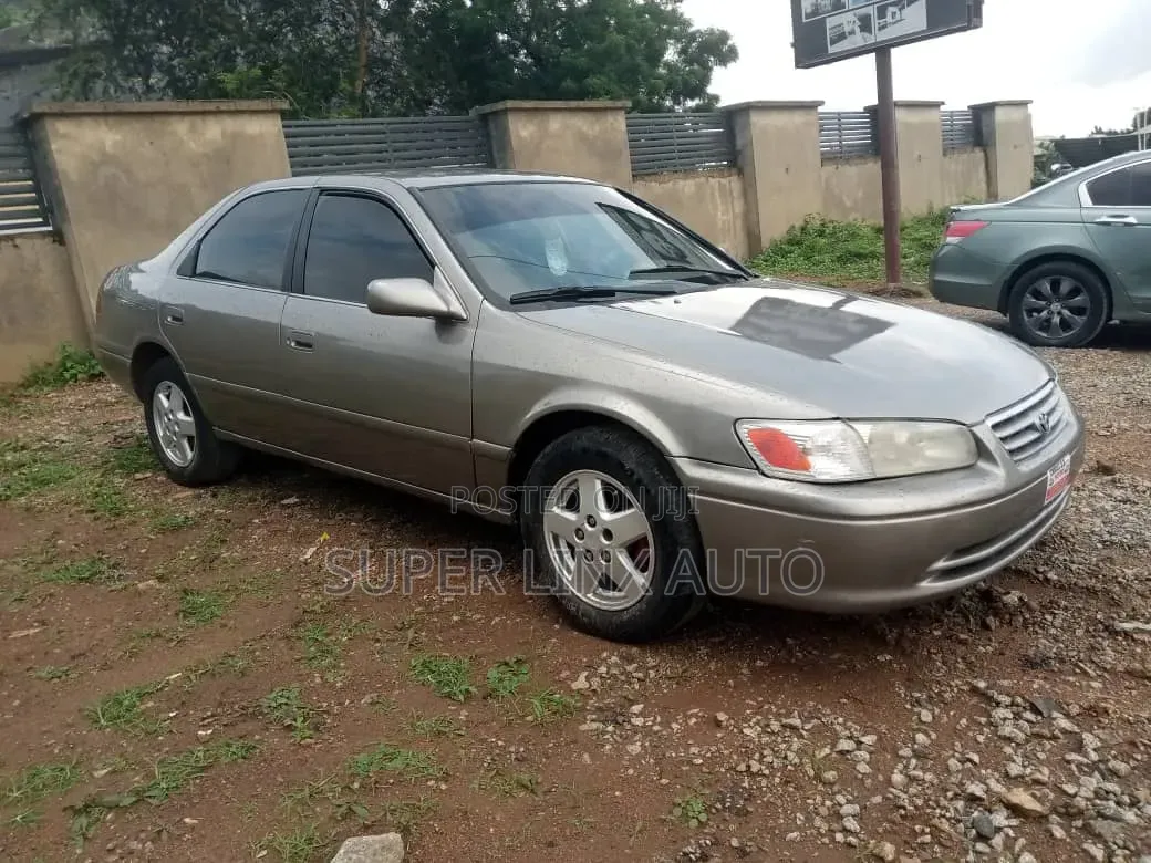 Toyota Camry 2002 Gold