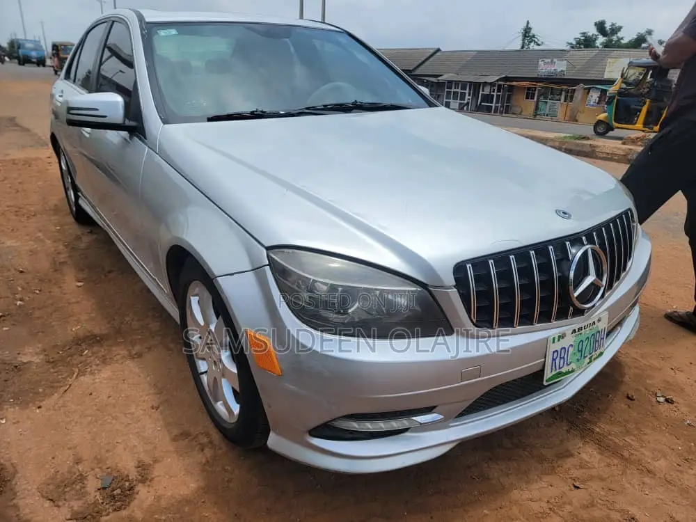 Mercedes-Benz C300 Sport 4Matic Sedan AWD (3.0L 6cyl 7A) 2010 White