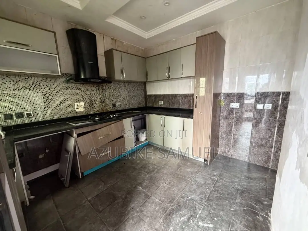 5bdrm Duplex in Parkview for rent