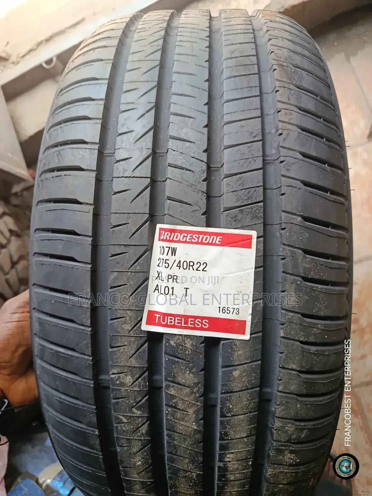 275/40r22 Original Brand New Bridgestone Tyre