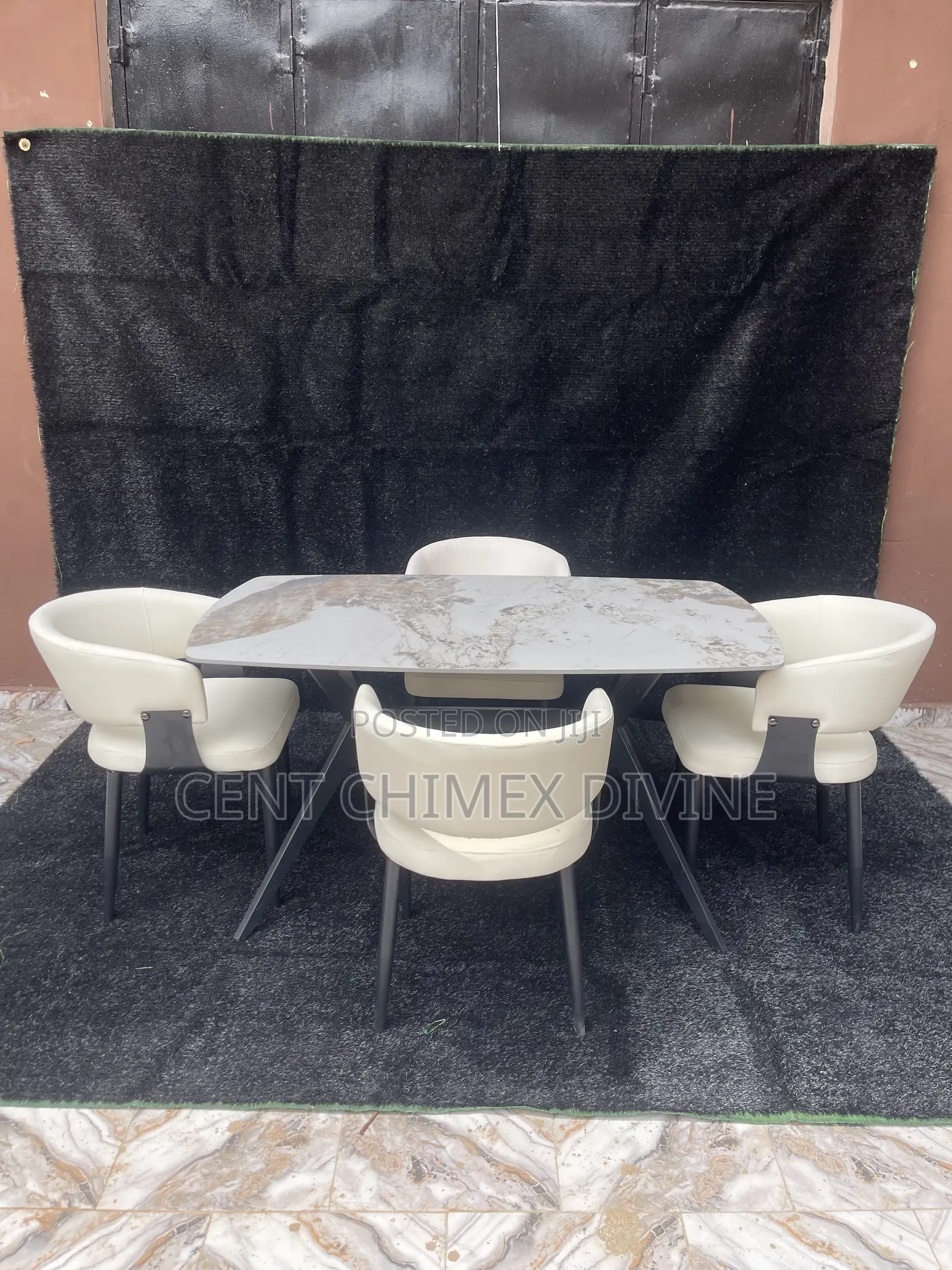 Super Quality by 4 Seater Dinning Set