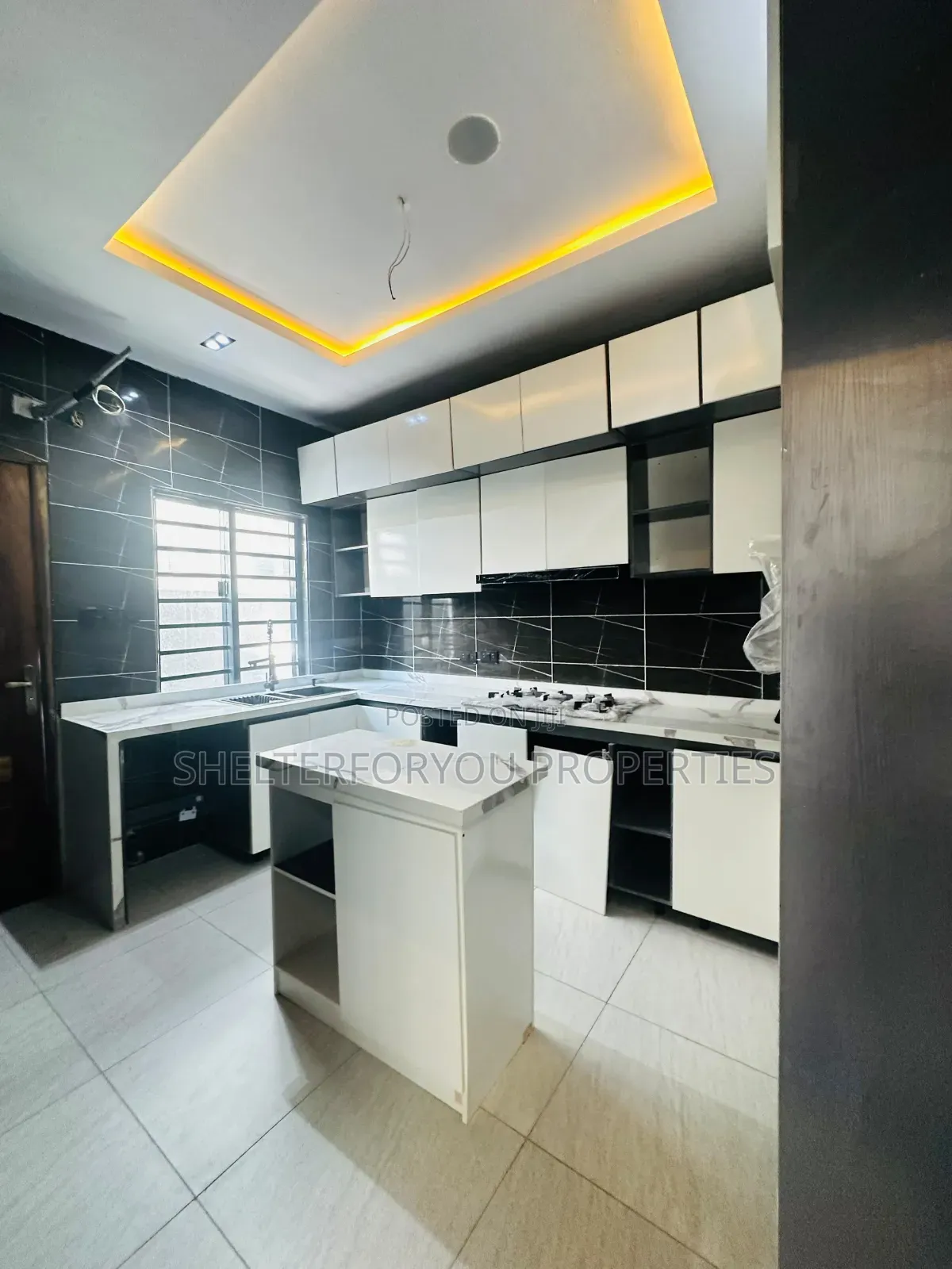 4bdrm Duplex in Lekki Expressway for sale