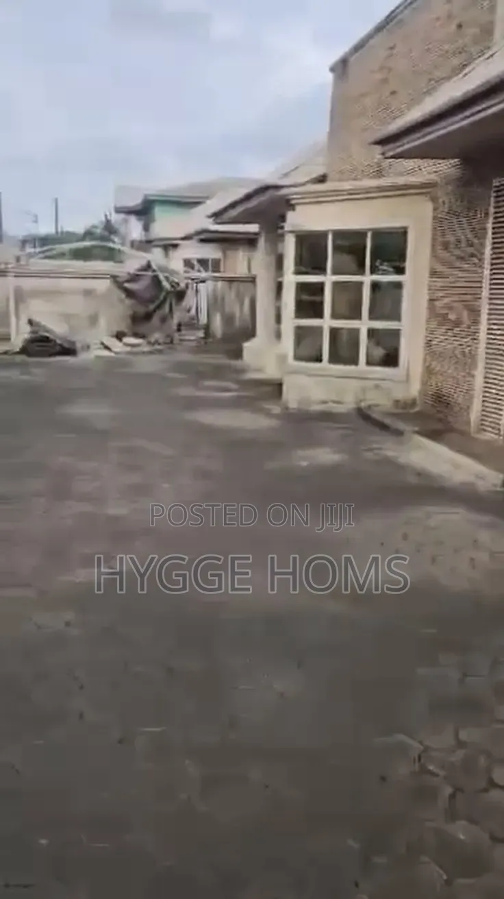 4bdrm Bungalow in Maplewood Estate, Oko-Oba for sale