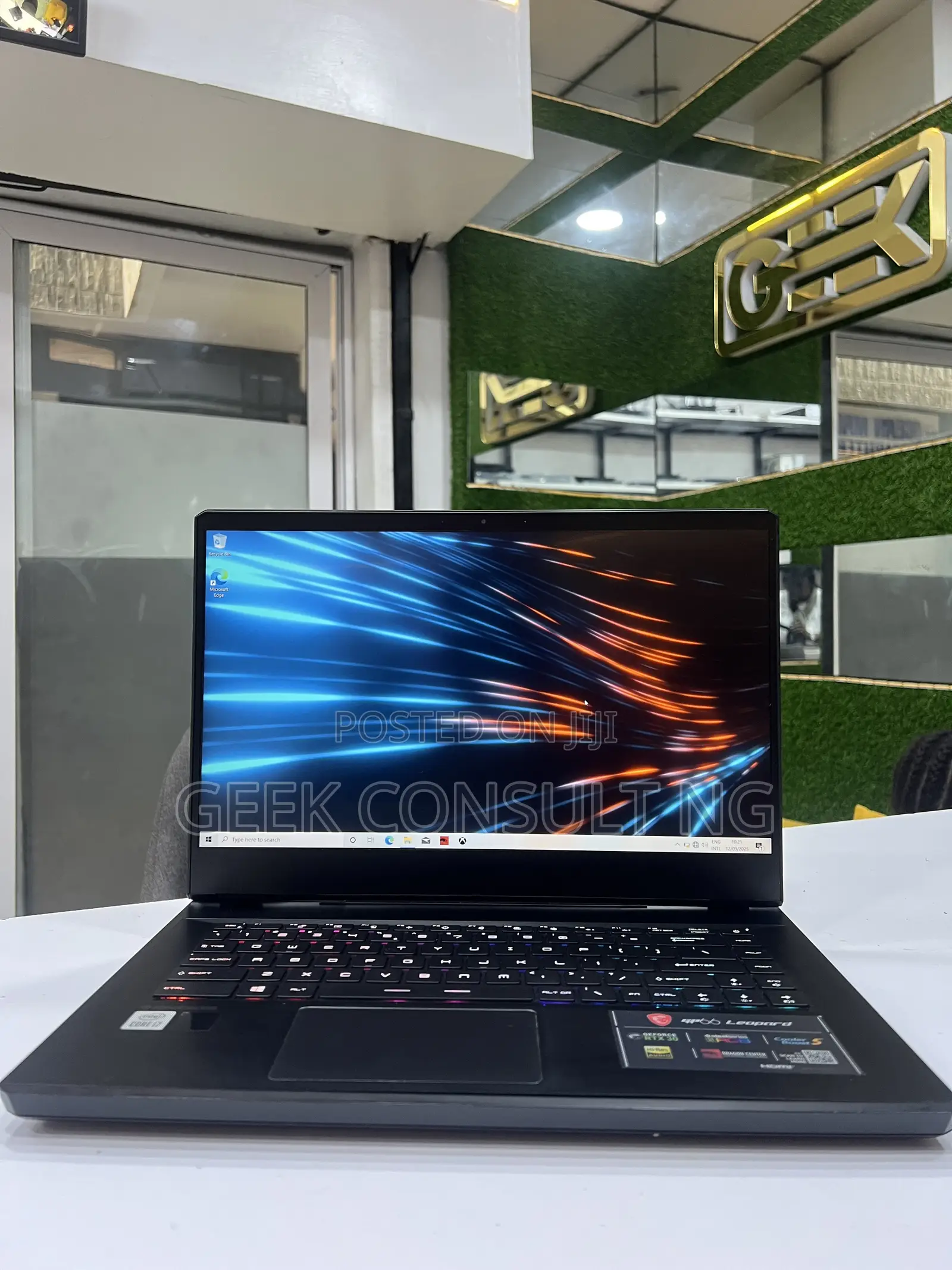 Laptop MSI GP66 LEOPARD 10UG 16GB Intel Core i7 SSD 1T