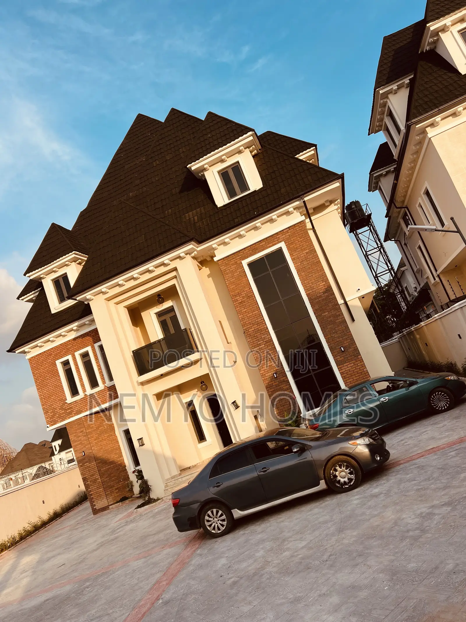 6bdrm Duplex in Karsana for sale