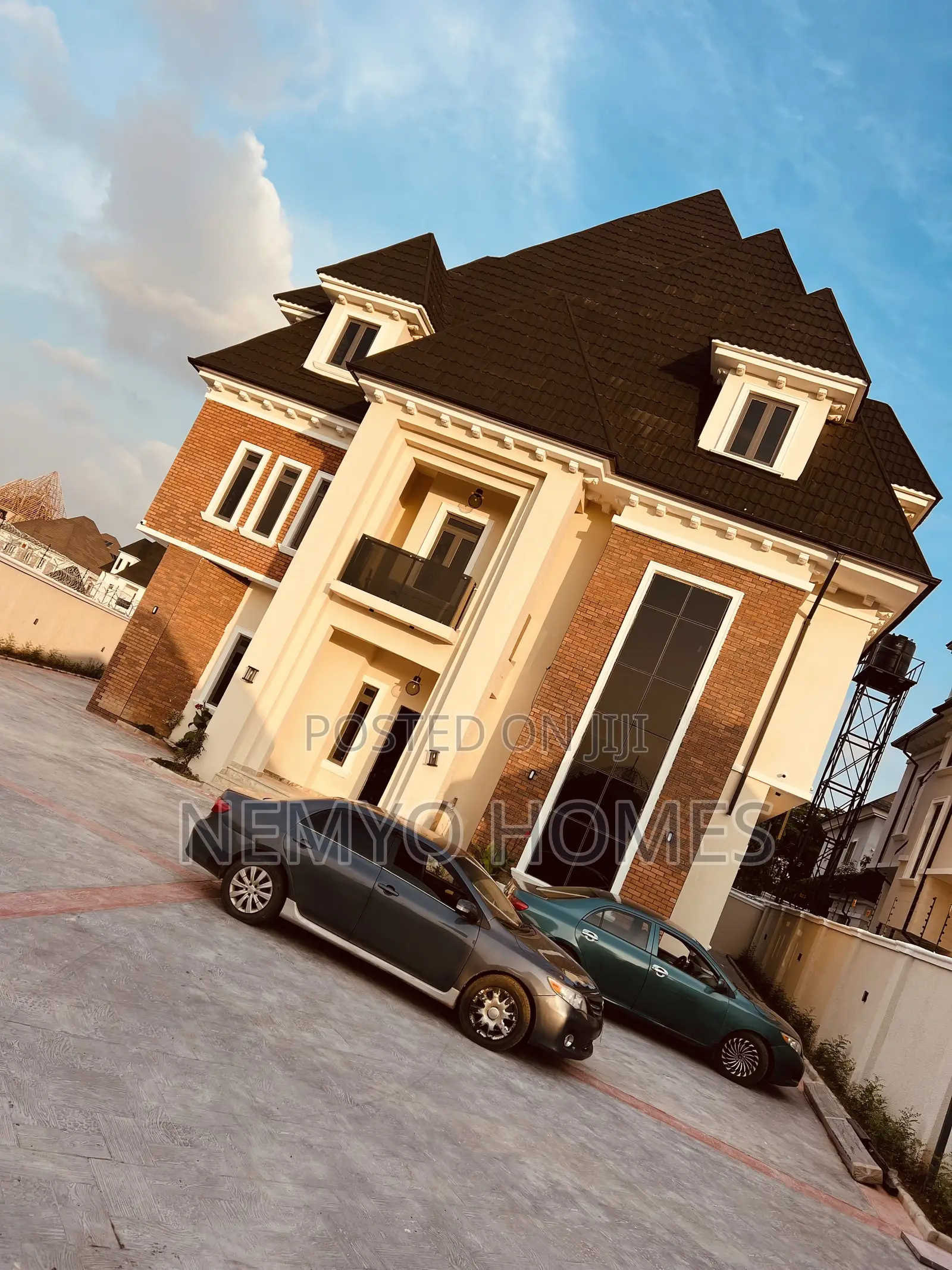 6bdrm Duplex in Karsana for sale