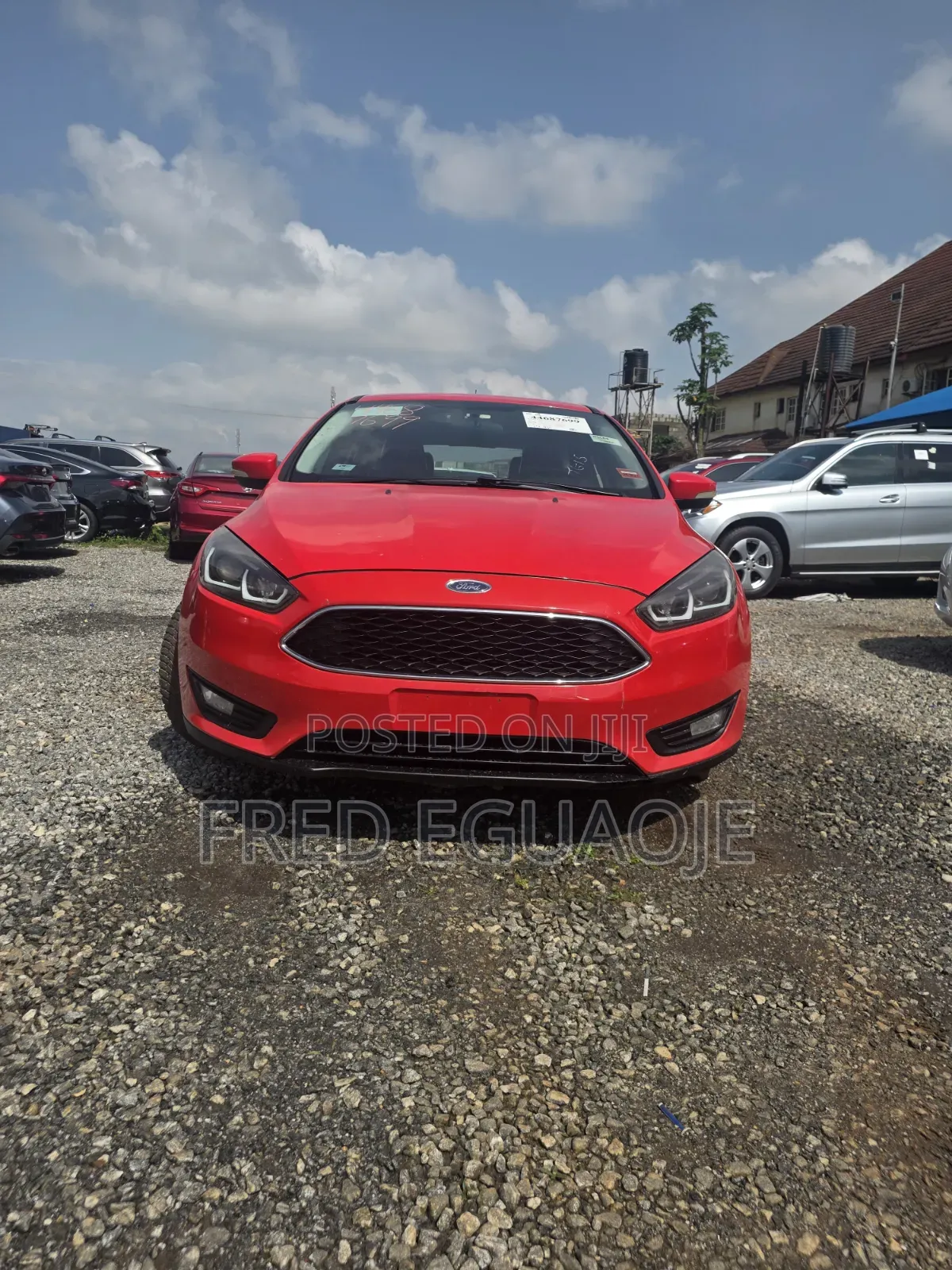 Ford Focus SE Hatchback FWD (1.0L 3cyl 5M) 2016 Red