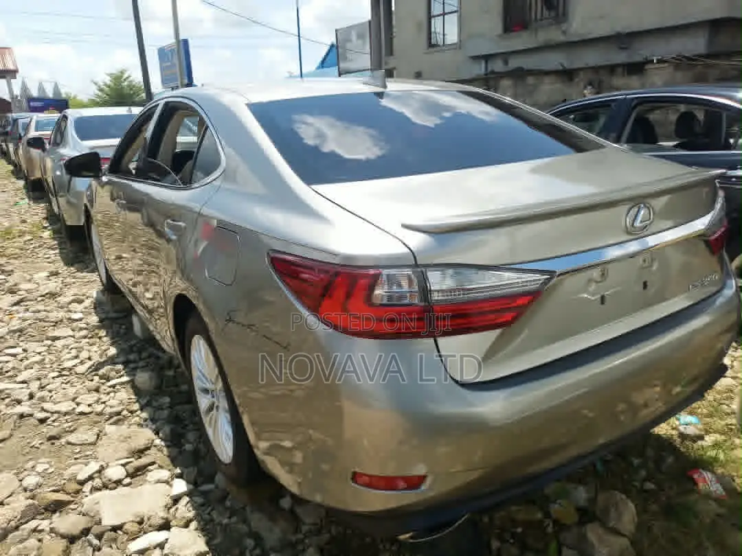 Lexus ES 350 FWD 2016 Gold