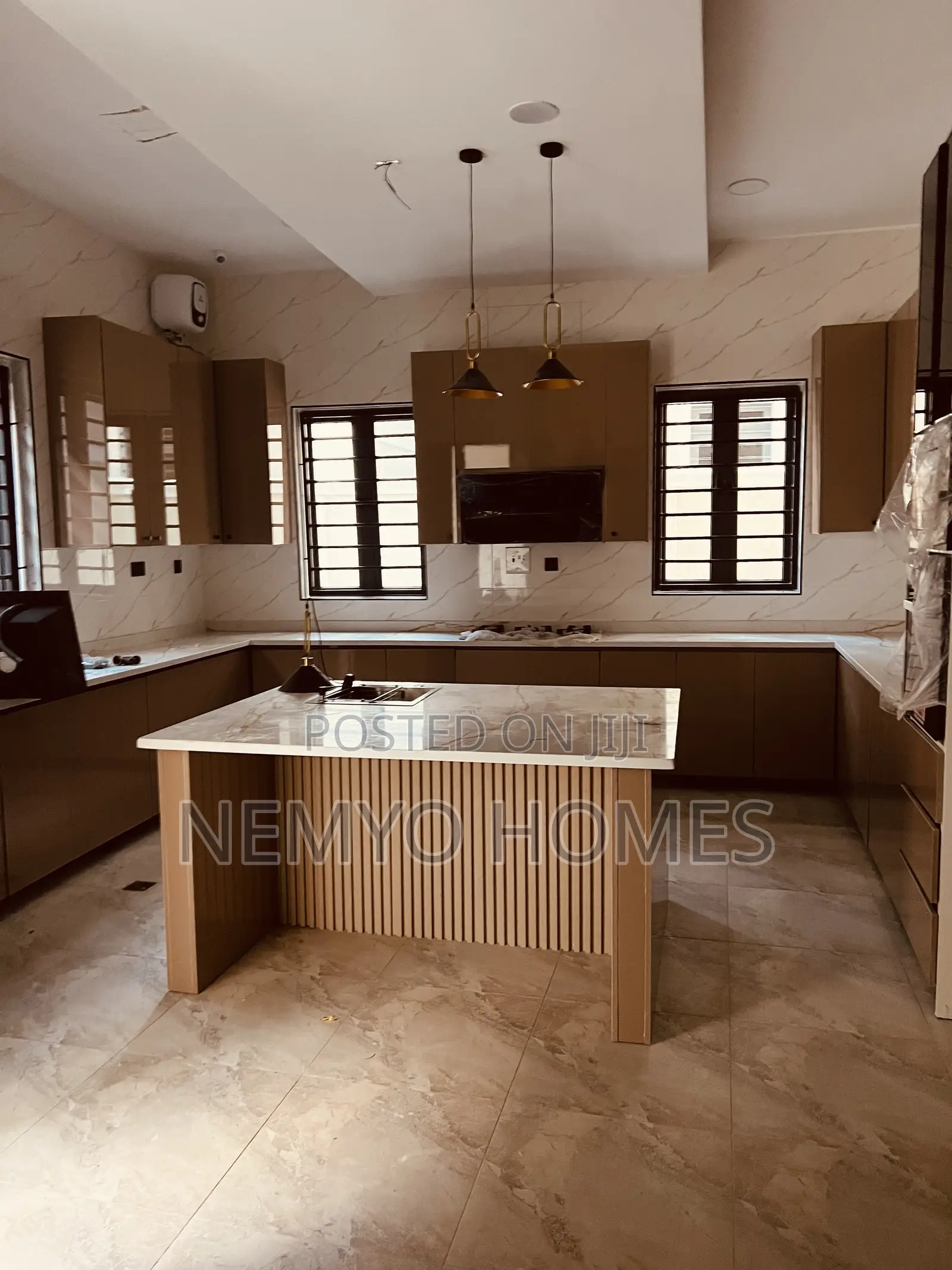6bdrm Duplex in Karsana for sale