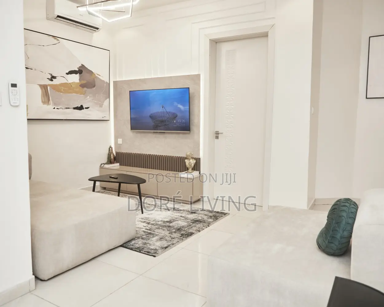BOOK Luxury 4-Bedroom Duplex With Pool and Ps5 | Osapa London