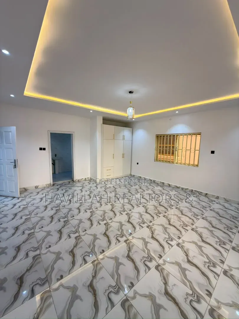 3bdrm Apartment in Ogba GRA for sale