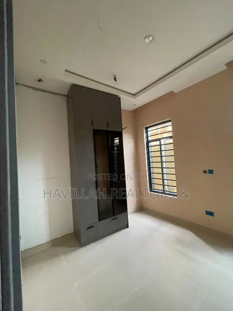 5bdrm Duplex in Omole Phase 1 for sale