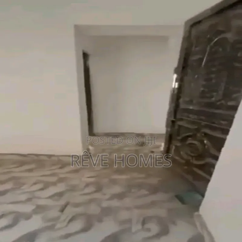 Mini Flat in Fadeyi for rent