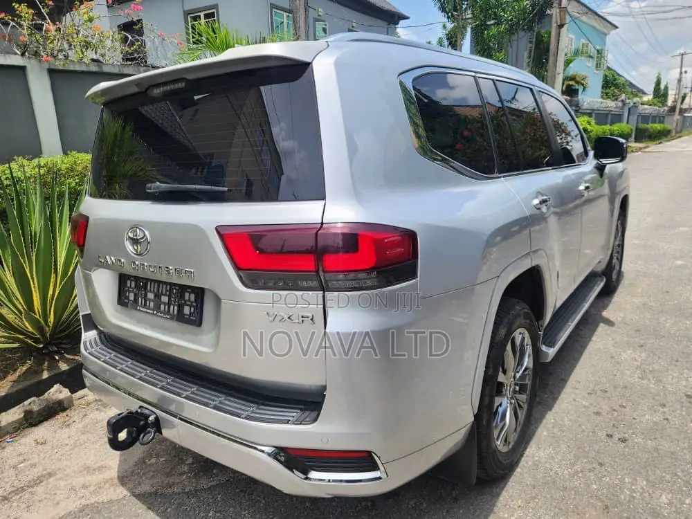 Toyota Land Cruiser 3.5 V6 2022 Silver