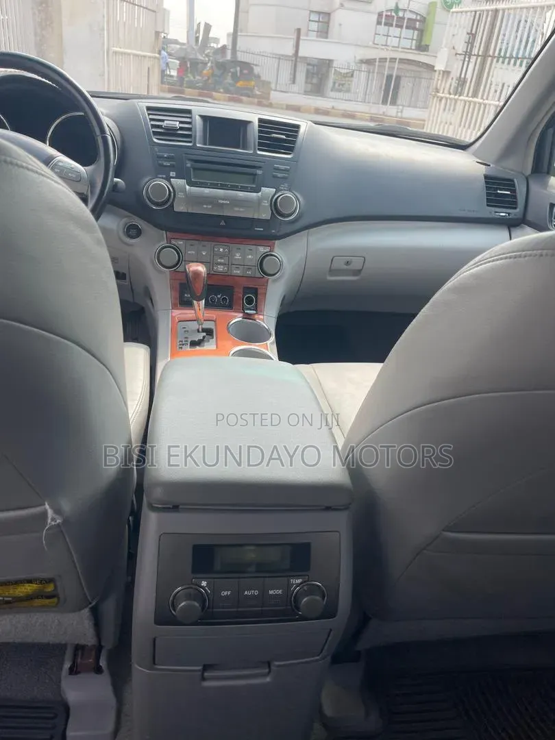 Toyota Highlander Limited 2010 Silver
