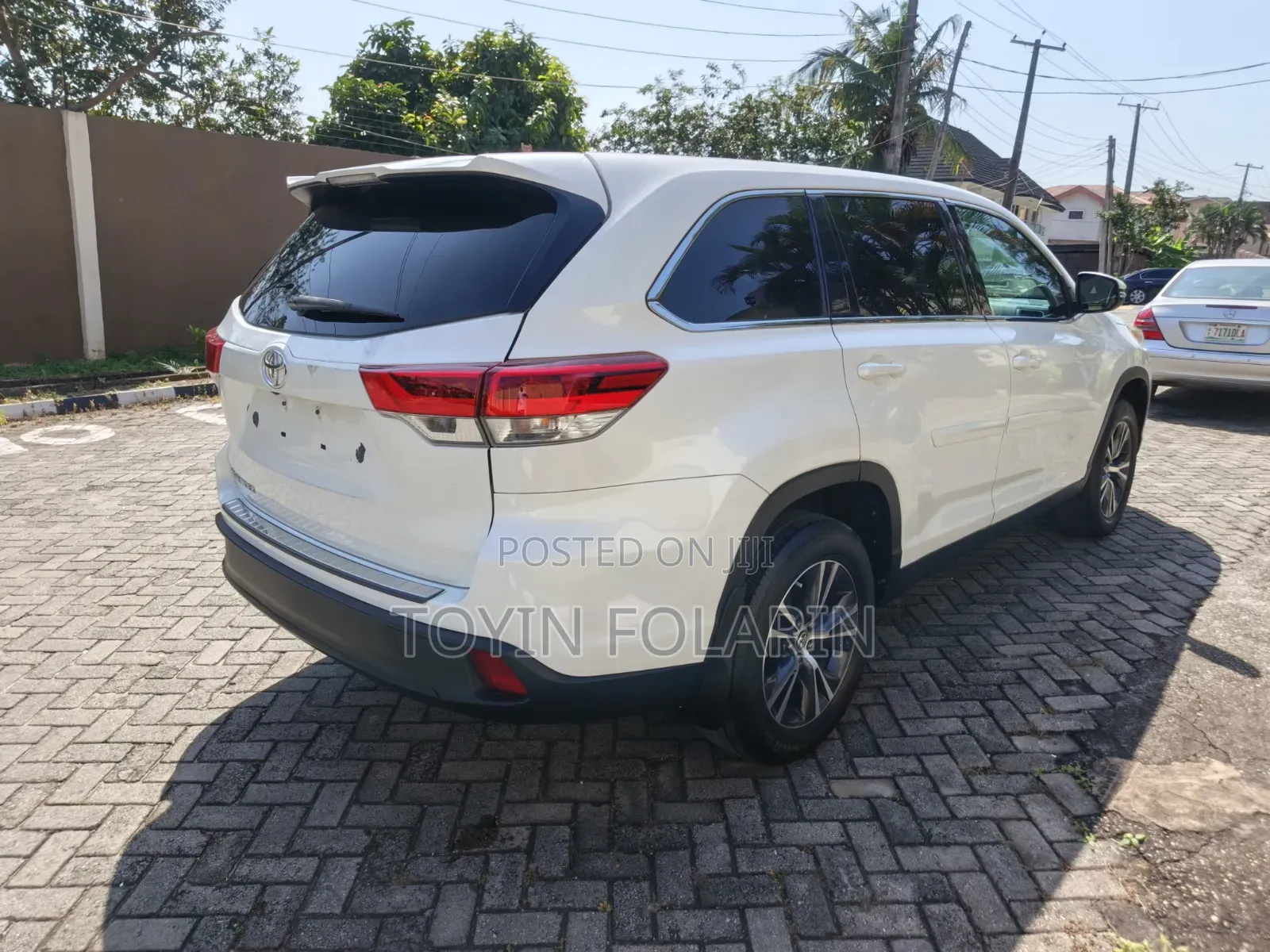Toyota Highlander LE 2019 White