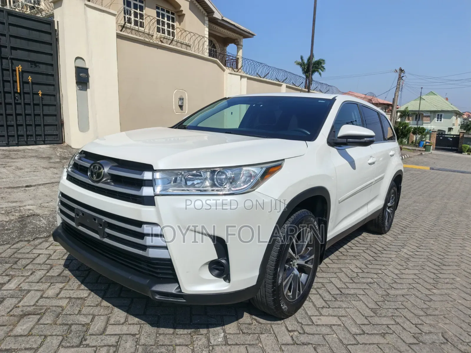 Toyota Highlander LE 2019 White