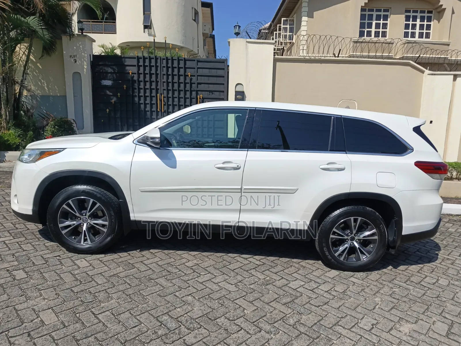 Toyota Highlander LE 2019 White