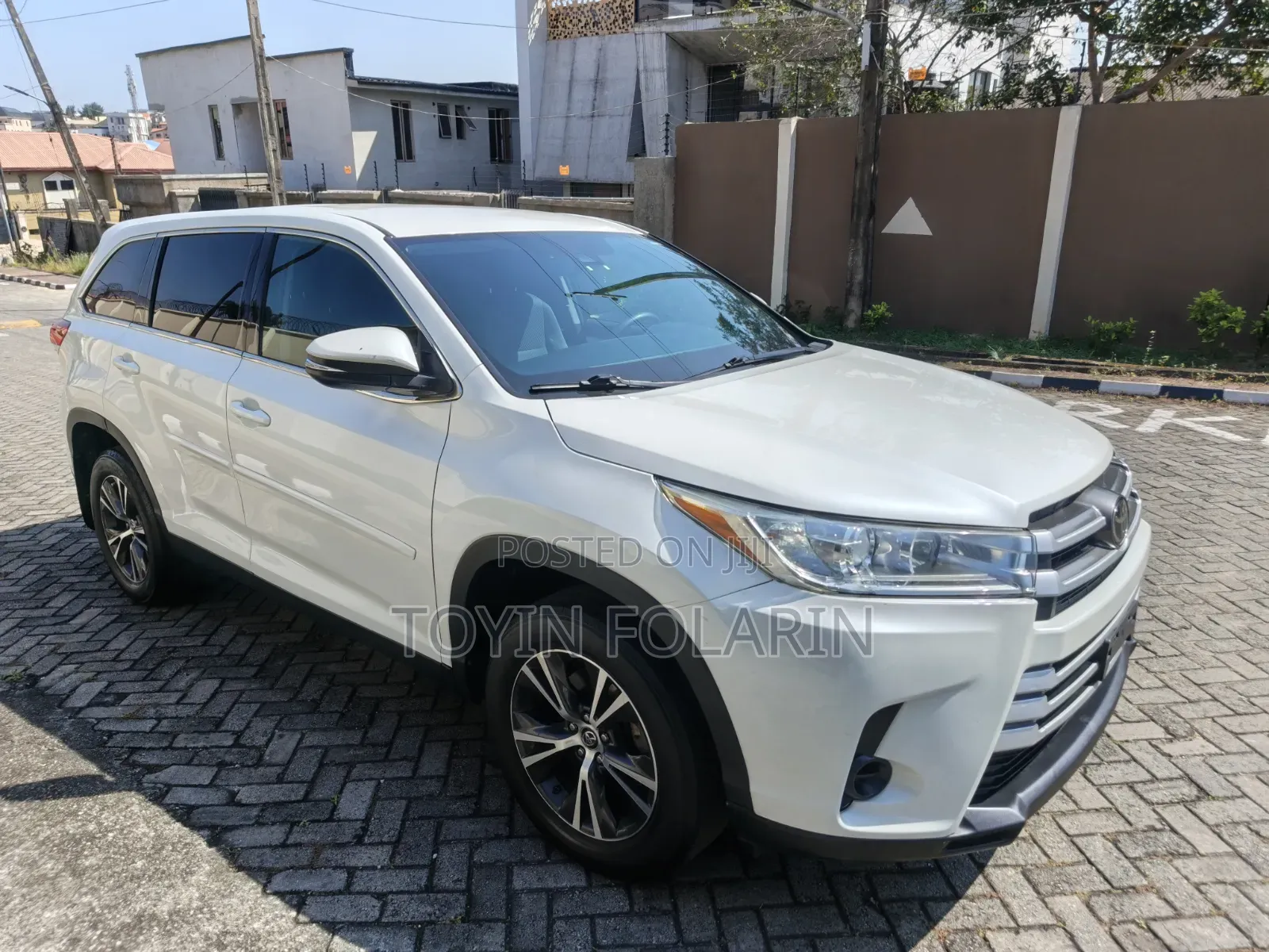 Toyota Highlander LE 2019 White