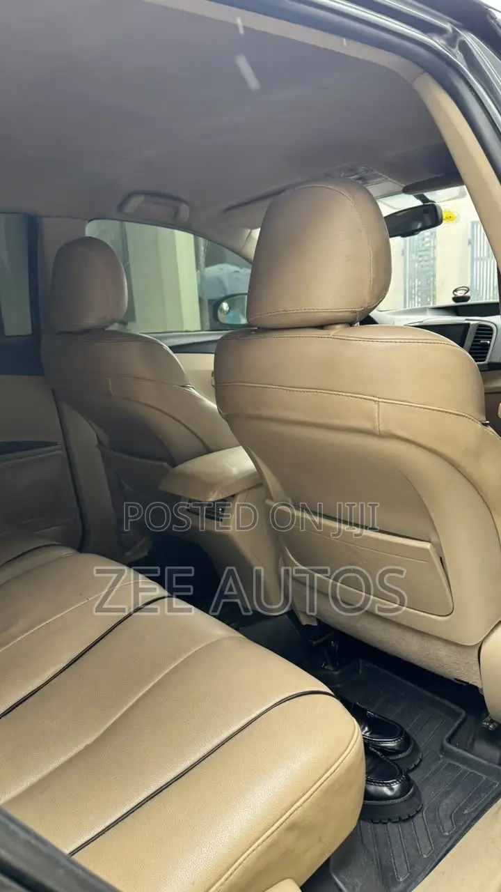 Toyota Venza 2010 Black