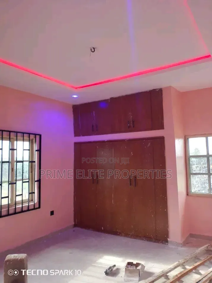 3bdrm Block of Flats in Afahaubeh, Uyo for rent