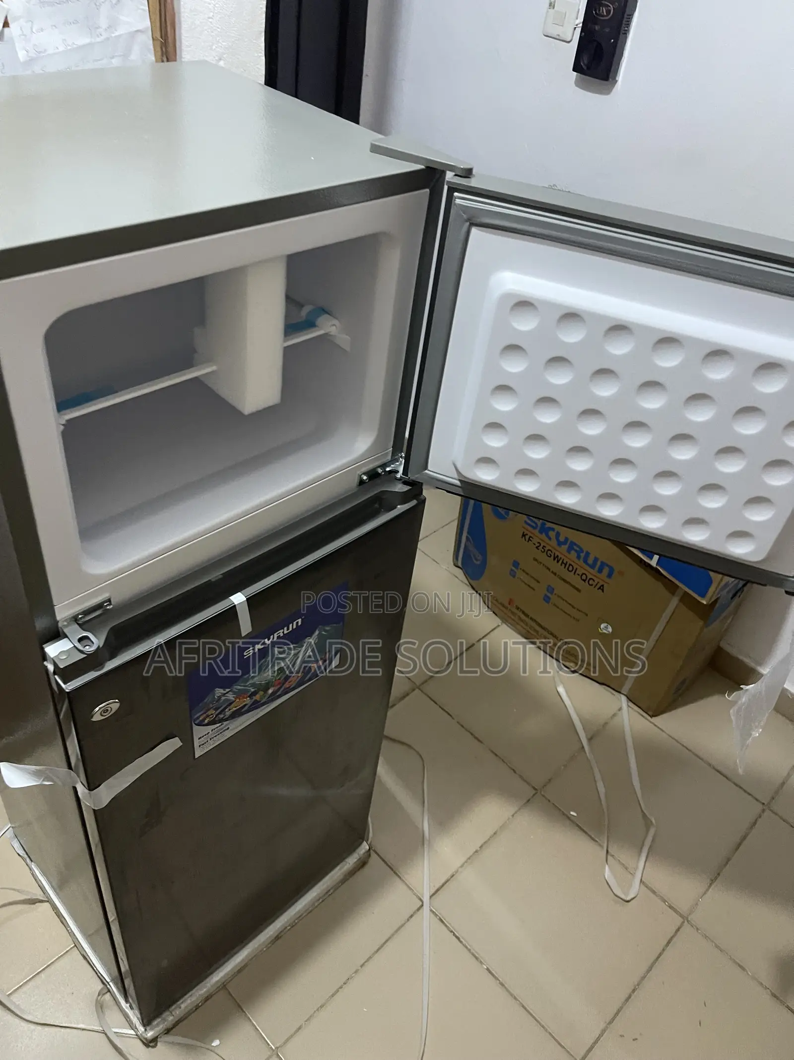 Skyrun BCD-200K 200L Compact Refrigerator