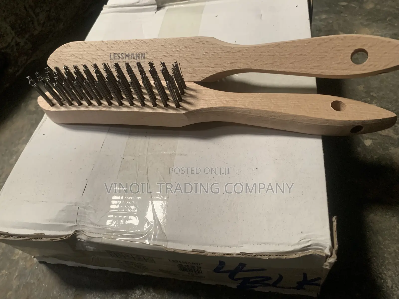 LESSMANN Hand Wire Brush - Wooden Handle - Steel Wire