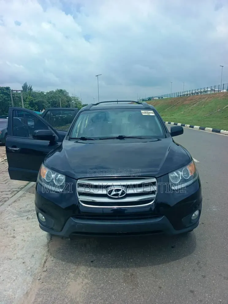 Hyundai Santa Fe 2011 Black