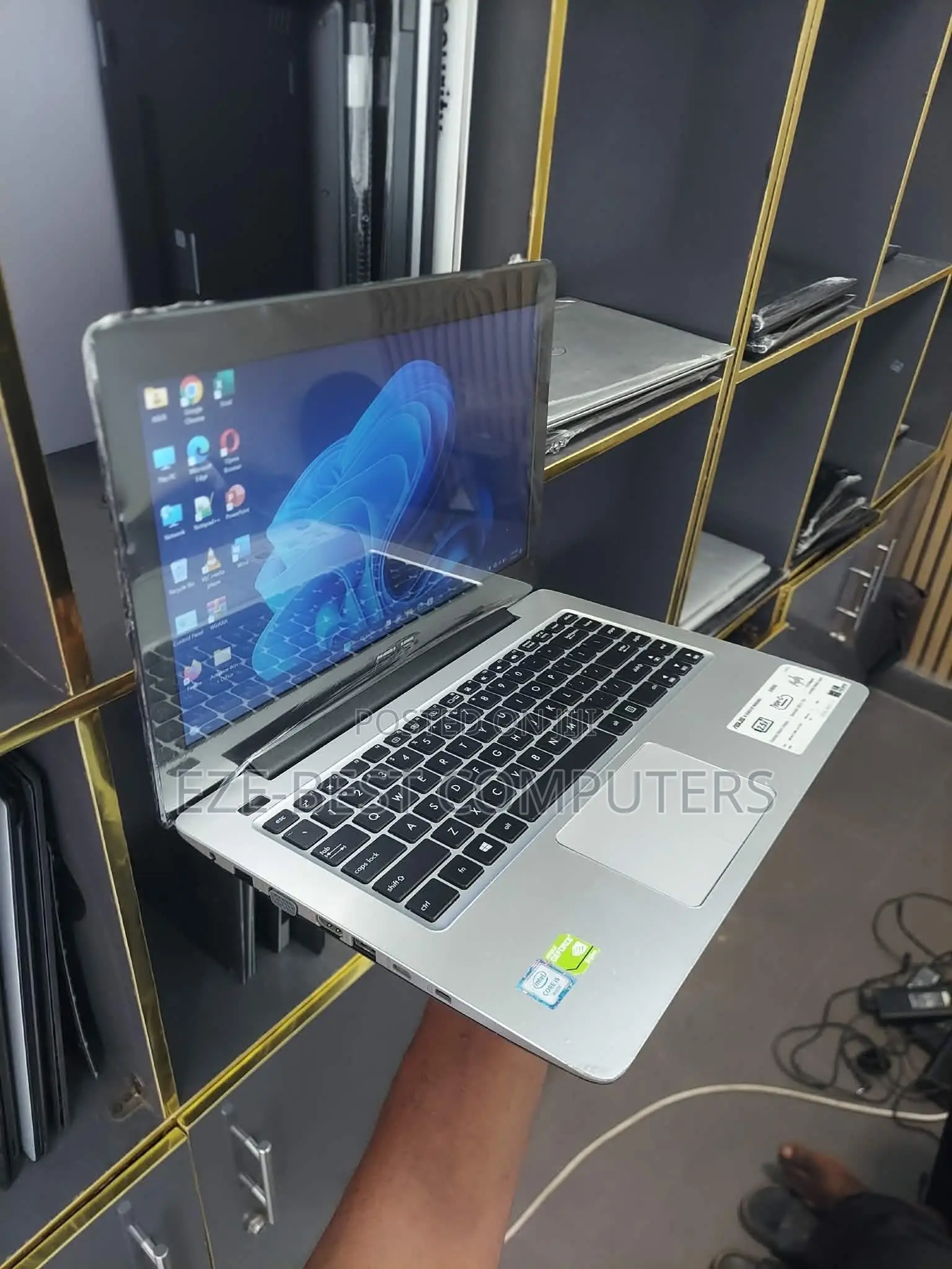 Laptop Asus X550LA 8GB Intel Core i7 SSD 128GB