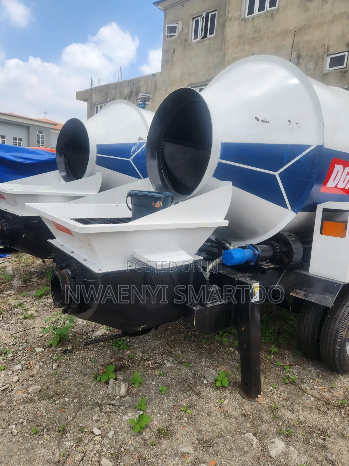 Mobile Concrete Mixer With Pump
